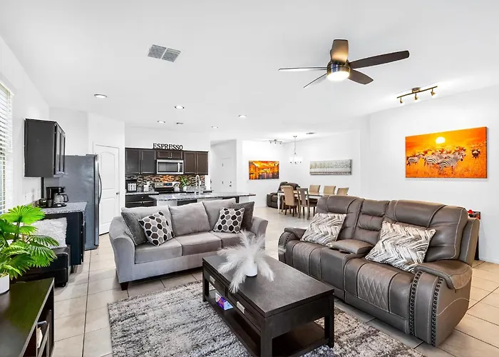 Tropical Desert Oasis Phoenix 5br 3bath With Outdoor Tiki Bar & Bbq Holiday home