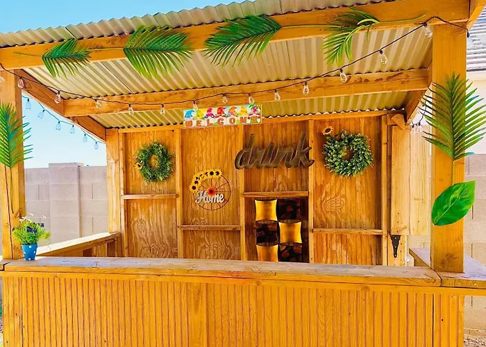Tropical Desert Oasis Phoenix 5br 3bath With Outdoor Tiki Bar & Bbq Holiday home *