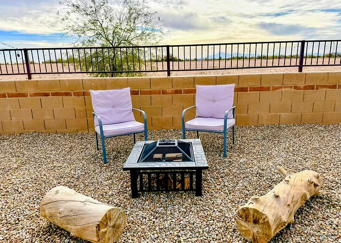Holiday home Tropical Desert Oasis Phoenix 5br 3bath With Outdoor Tiki Bar & Bbq *