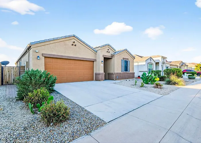 Holiday home Tropical Desert Oasis Phoenix 5br 3bath With Outdoor Tiki Bar & Bbq